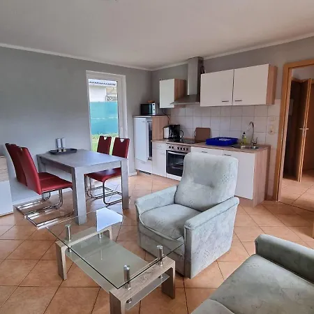 Reihenhaus Am Gross Labenzer See, Casa vacanze Klein Labenz